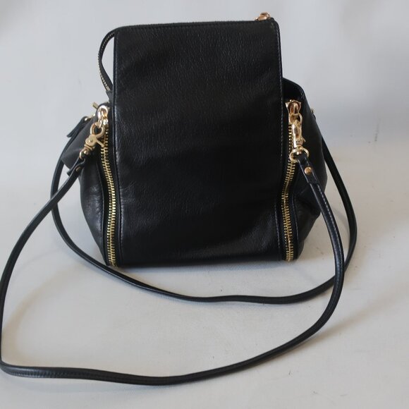 NWT Womens Clava Black Modern Leather Bucket Tote Shoulder Handbag - Picture 8 of 12